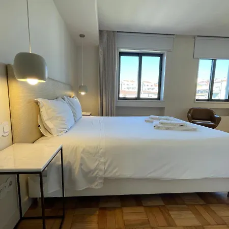 Beautiful Over Bolhao Market Apartment